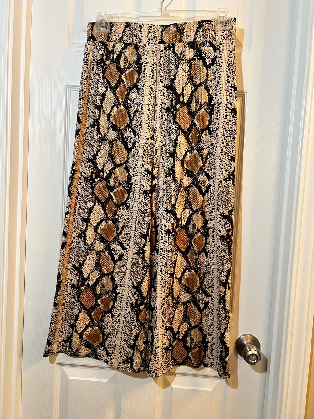 🦋 NWOT Ellison Wide-Leg Snake Print Pants in Brown and Black size large